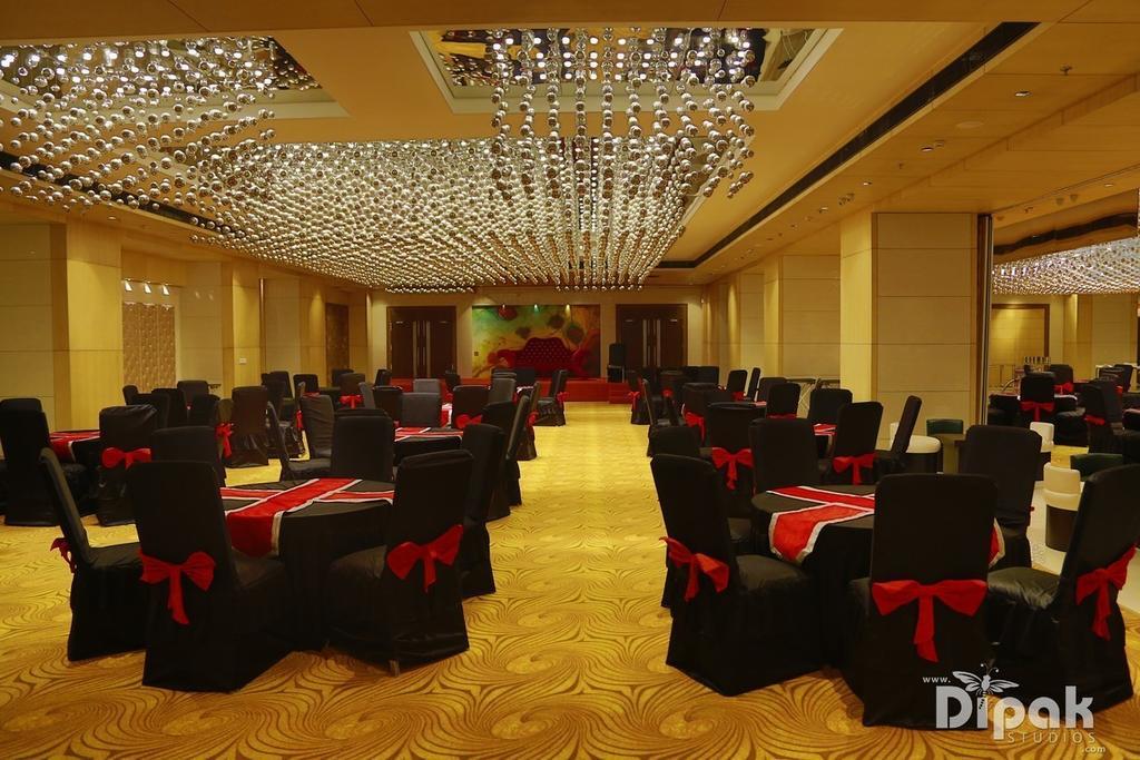 פארידבד Hotel Delite Grand מראה חיצוני תמונה