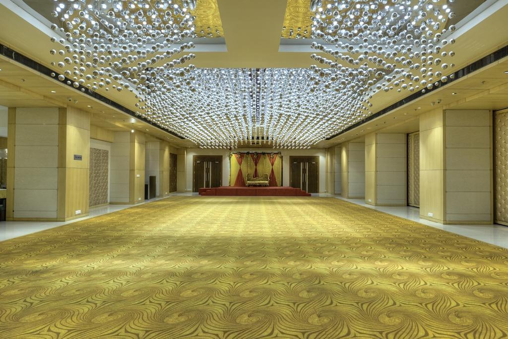 פארידבד Hotel Delite Grand מראה חיצוני תמונה