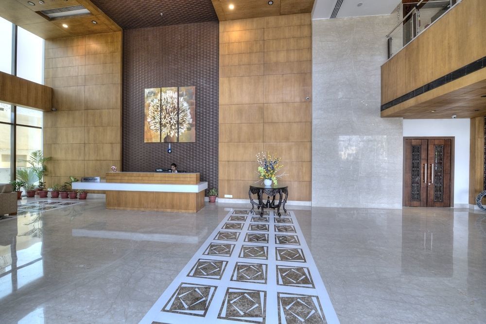 פארידבד Hotel Delite Grand מראה חיצוני תמונה