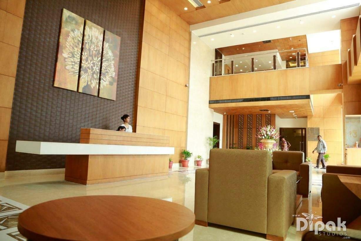 פארידבד Hotel Delite Grand מראה חיצוני תמונה