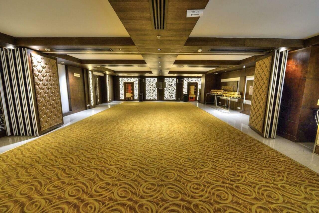 פארידבד Hotel Delite Grand מראה חיצוני תמונה