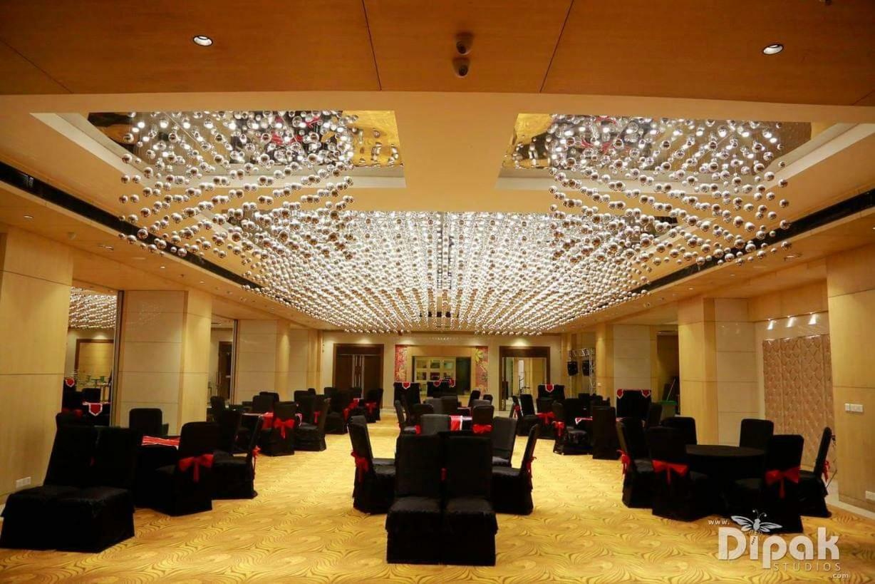 פארידבד Hotel Delite Grand מראה חיצוני תמונה