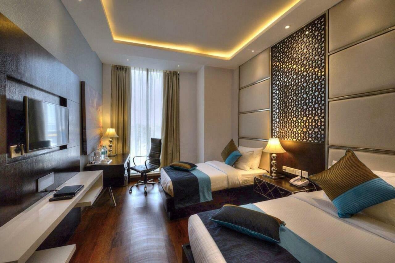 פארידבד Hotel Delite Grand מראה חיצוני תמונה