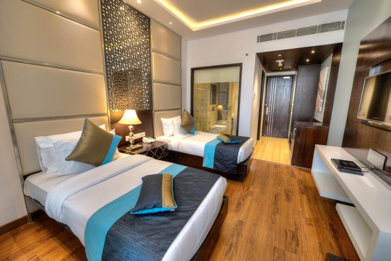 פארידבד Hotel Delite Grand מראה חיצוני תמונה