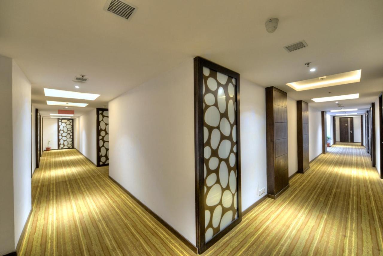 פארידבד Hotel Delite Grand מראה חיצוני תמונה